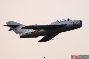 国产歼击机展示图片视频,翱翔蓝天，捍卫和平的钢铁雄鹰