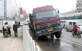 国产铰接卡车工作视频,高效运输新篇章